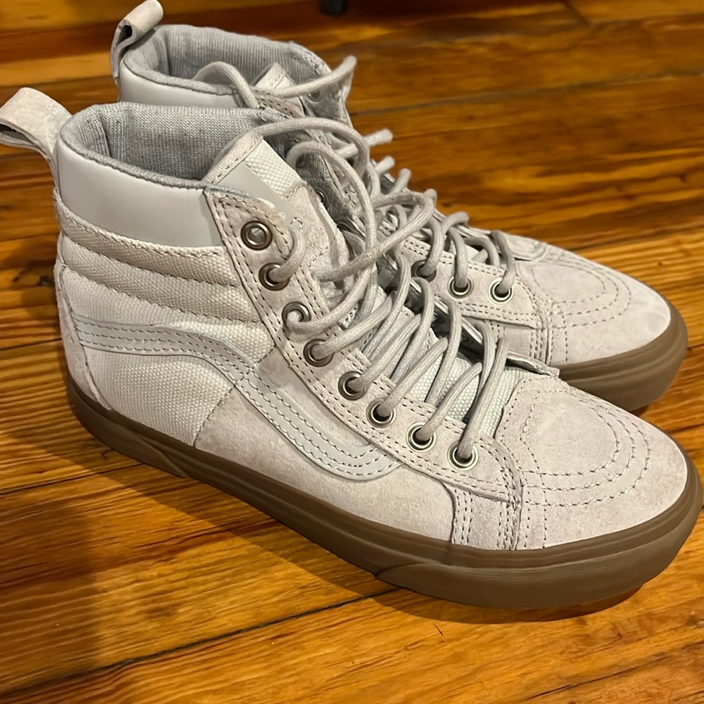 Vans Mte Sk8 hi women Sz 6.5 , men 5
